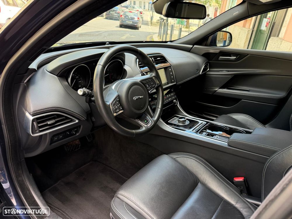 Jaguar XE 2.0 D R-Sport Aut. - 18