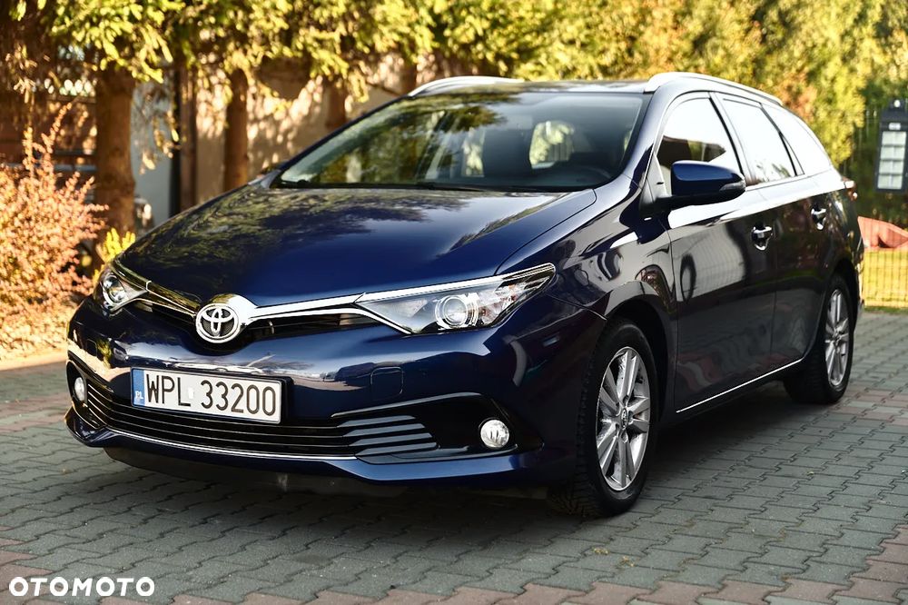 Toyota Auris 1.6 D-4D Design Edition - 2