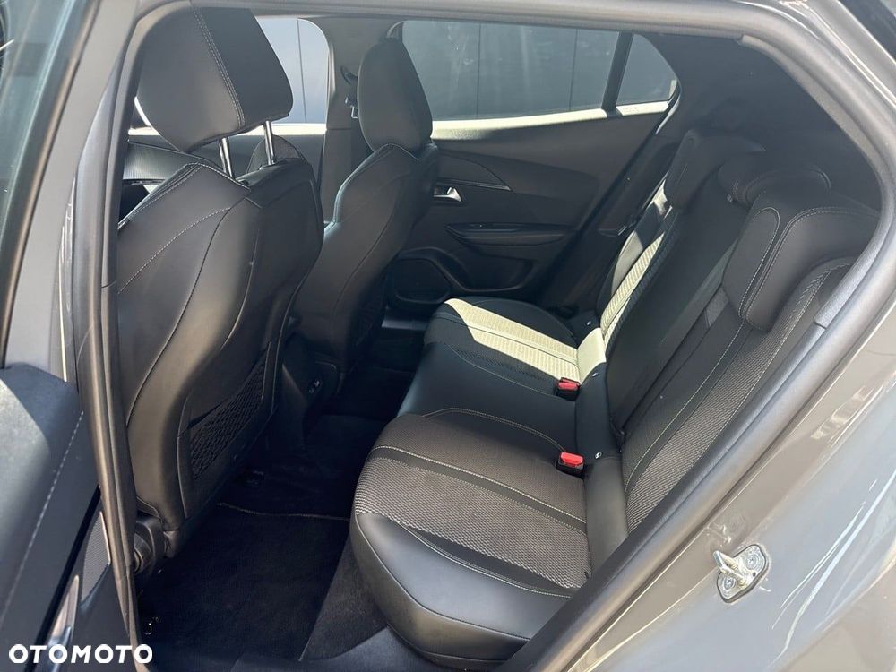 Peugeot 2008 54kWh GT - 11