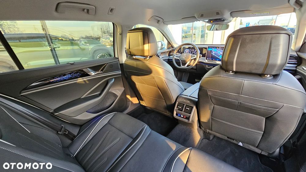 Volkswagen Passat - 31