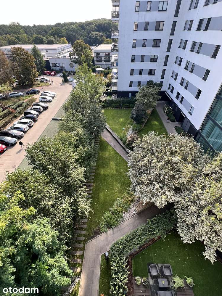 Przestronne mieszkanie, garaż, balkon, metro