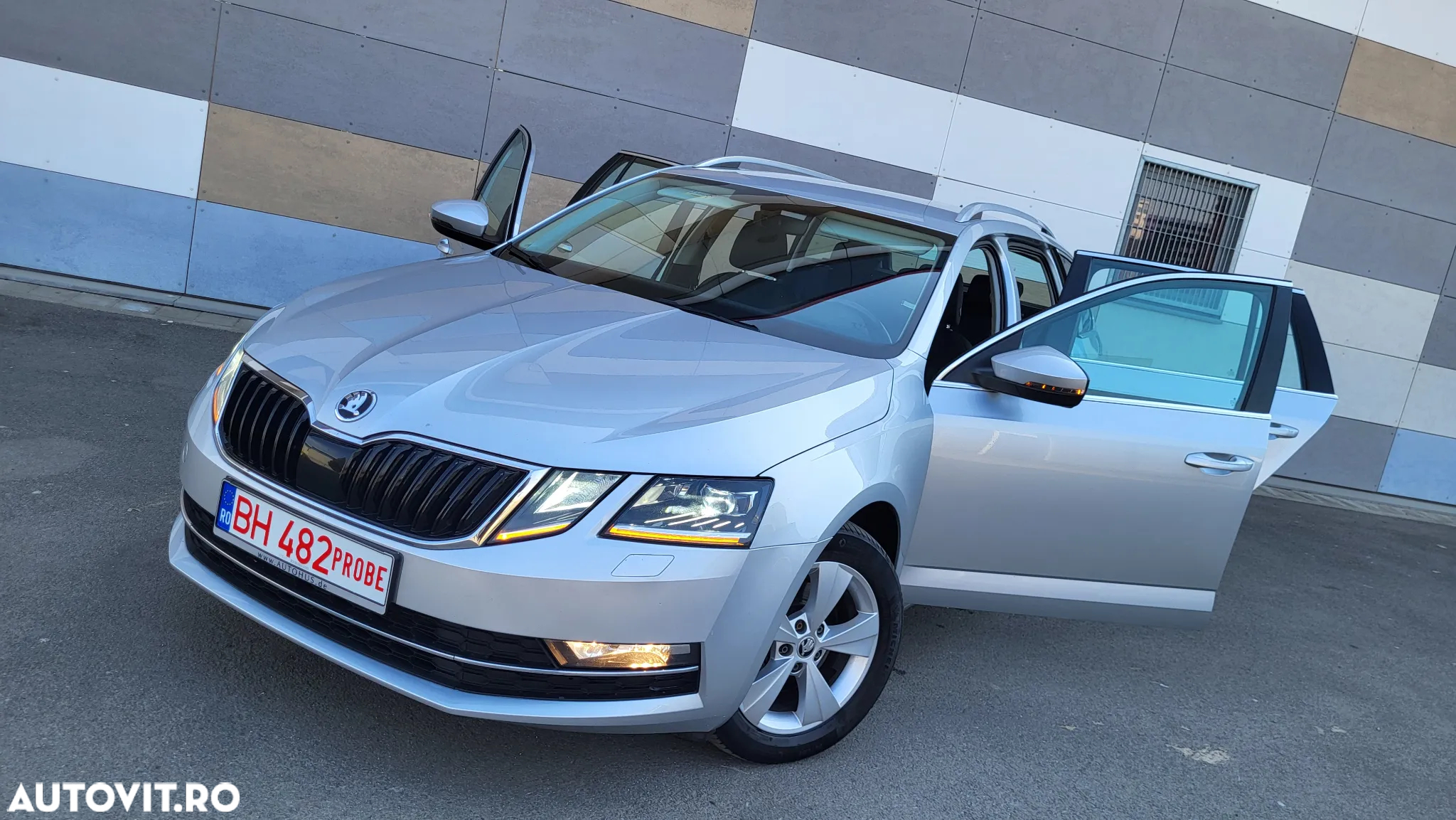 Skoda Octavia Combi 2.0 TDI (Green tec) DSG Style - 2