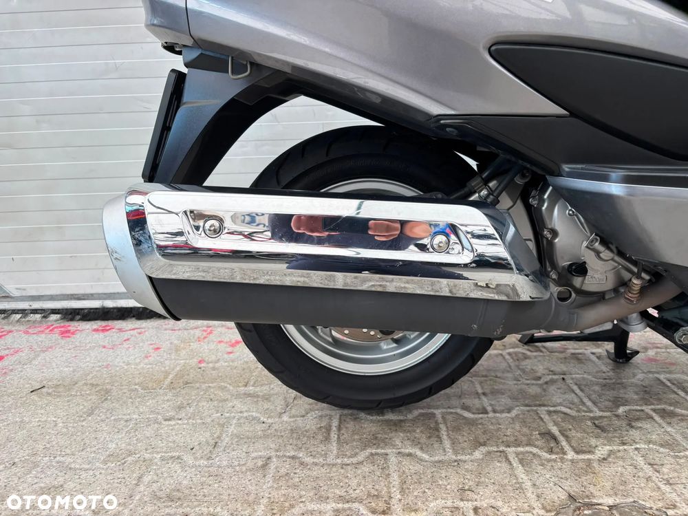 Suzuki Burgman - 24