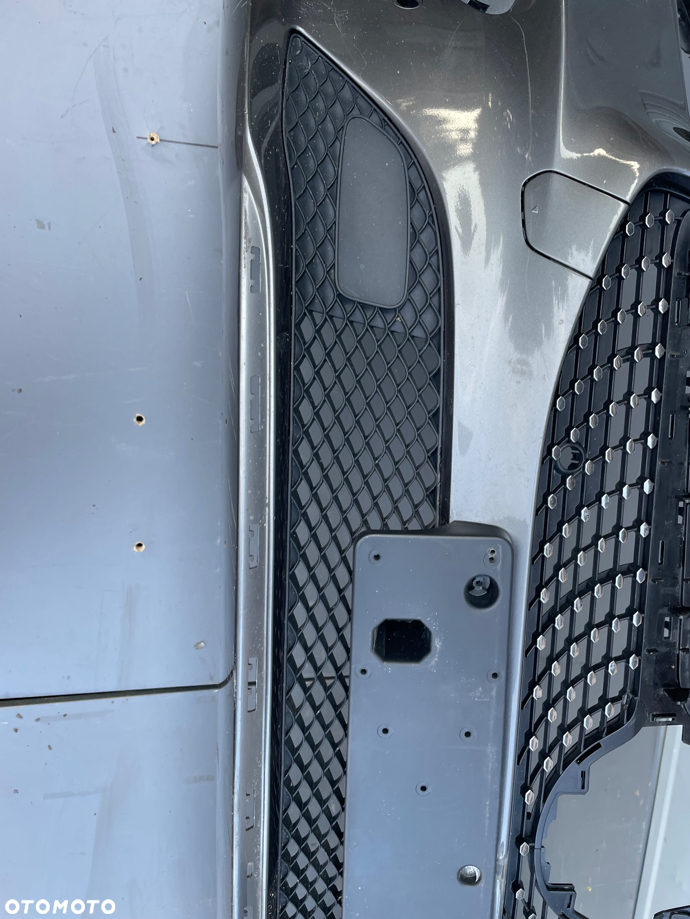 ZDERZAK  GRILL MERCEDES CLA W118  KRATKI 18- - 14
