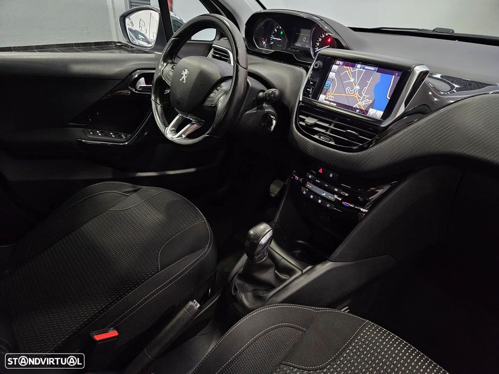 Peugeot 208 1.2 PureTech Allure - 9