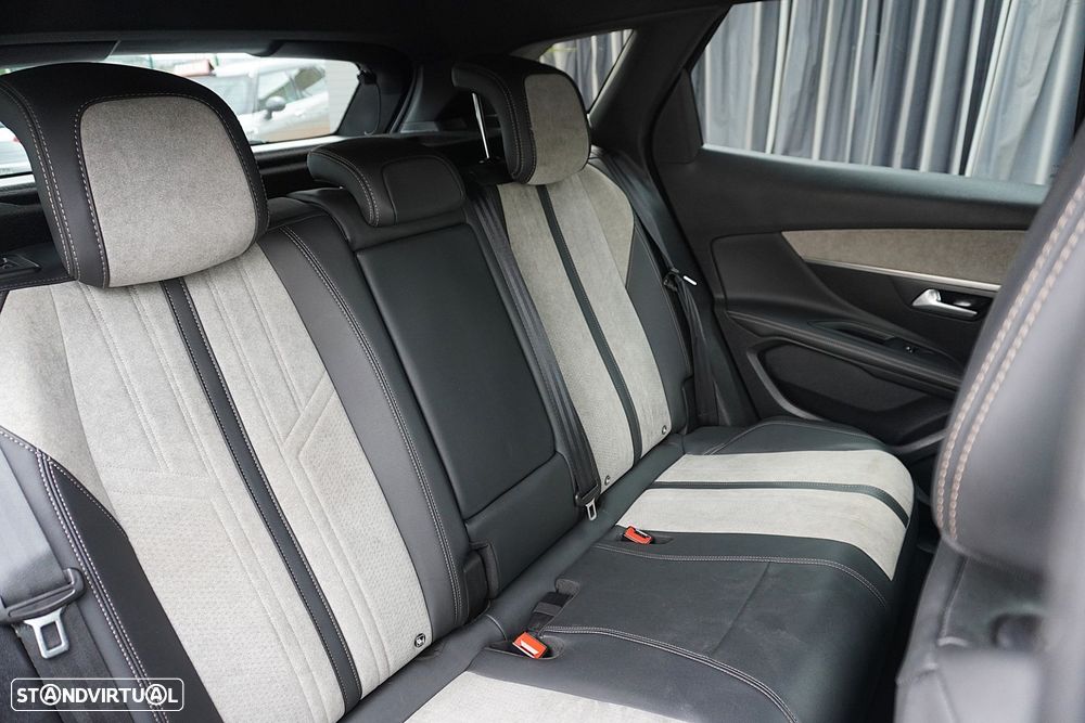 Peugeot 3008 1.6 Hybrid4 GT Line e-EAT8 - 17