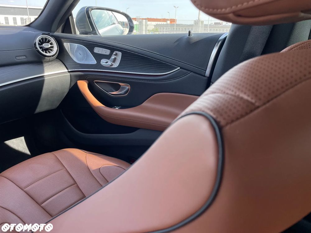 Mercedes-Benz CLS 300 d 4Matic 9G-TRONIC AMG Line - 28