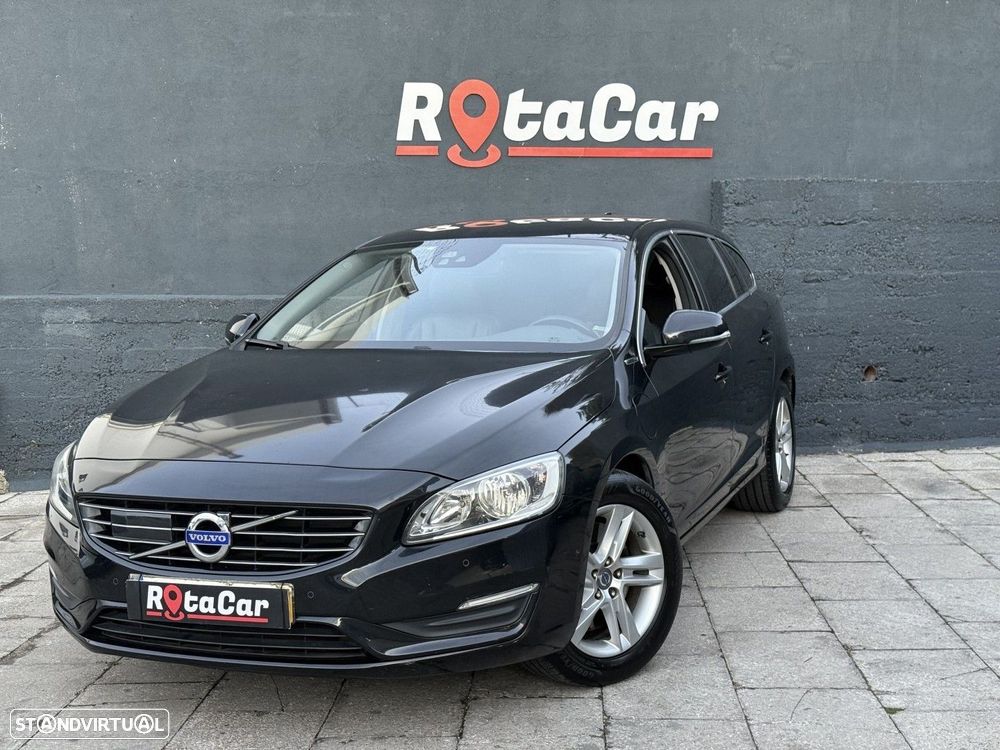 Volvo V60 D6 Plug-In-Hybrid AWD Geartronic Momentum - 1
