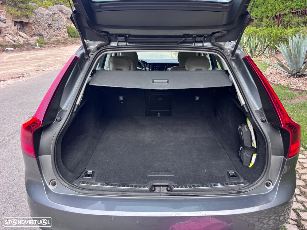Volvo V90 2.0 D4 Momentum Geartronic - 18