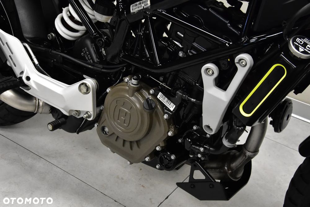 Husqvarna Svartpilen - 27