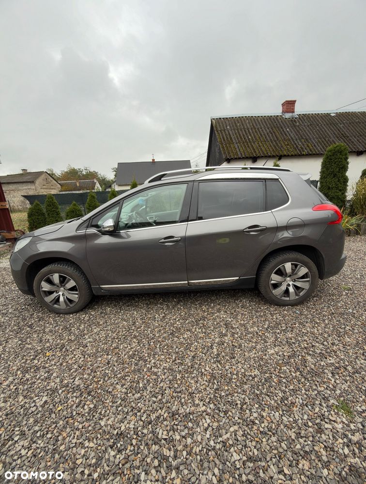 Peugeot 2008 1.2 Pure Tech Style - 2
