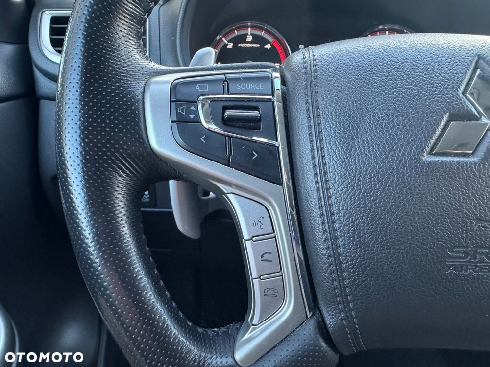 Mitsubishi L200 2.2 d DC Instyle Plus - 31