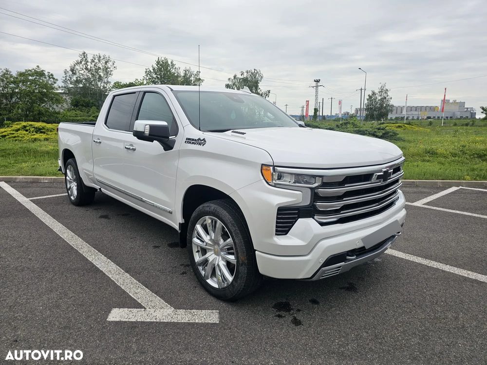 Chevrolet Silverado - 1