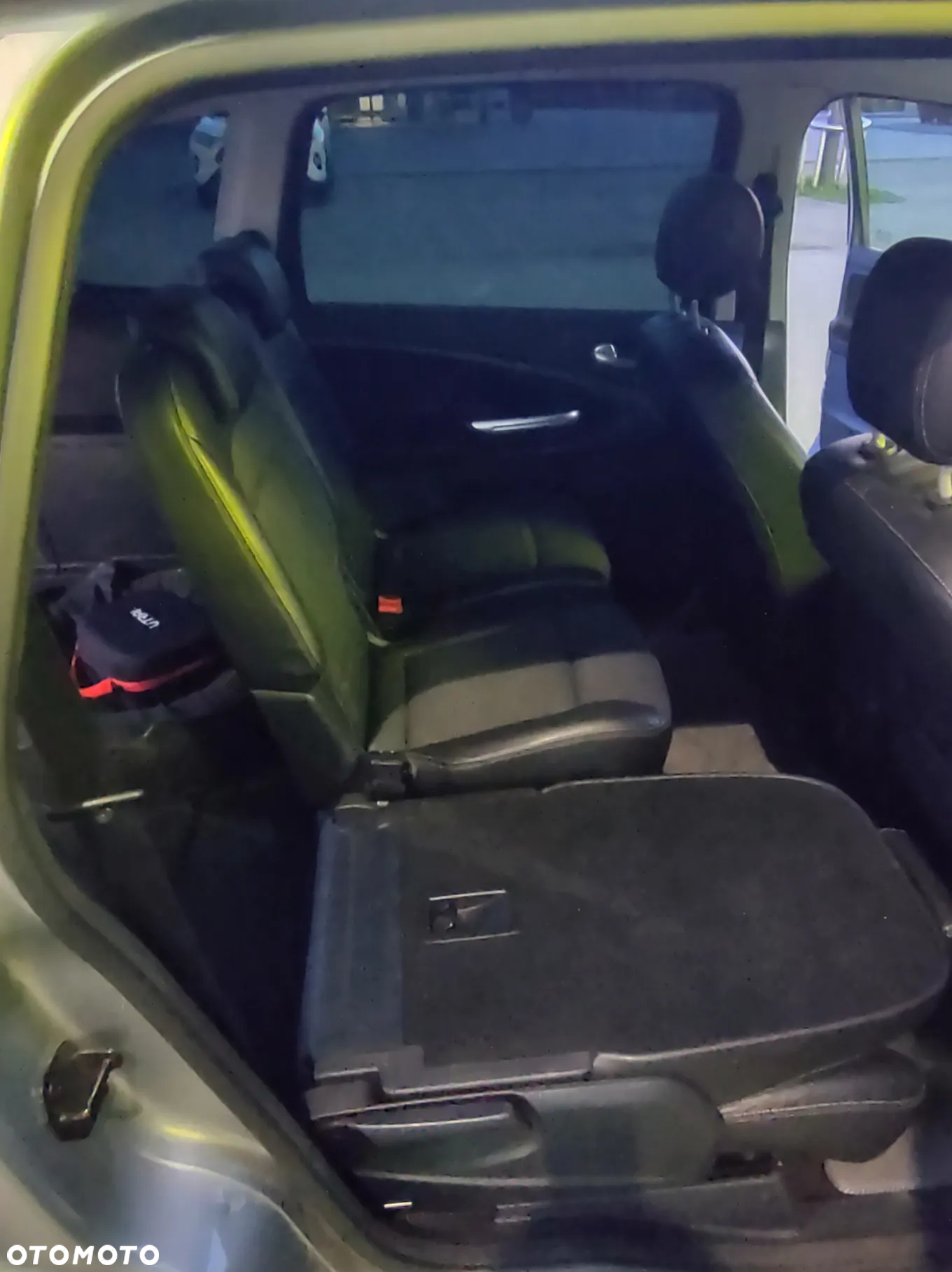 Ford S-Max - 25