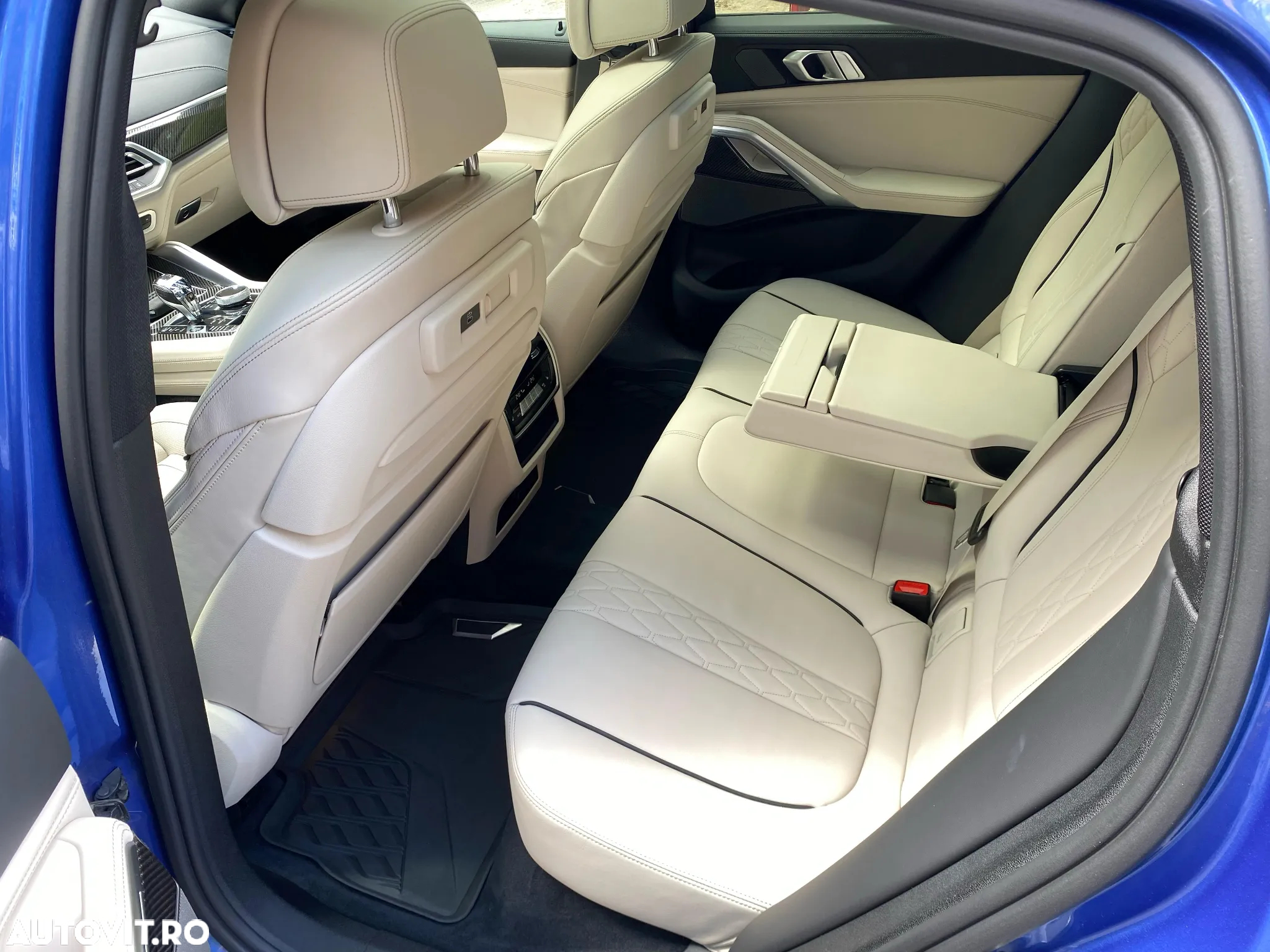 BMW X6 M M50d - 12