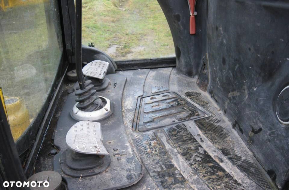 JCB 8018 - 3