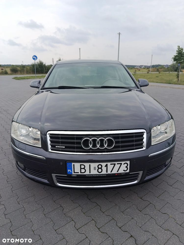 Audi A8 4.2 Quattro - 1