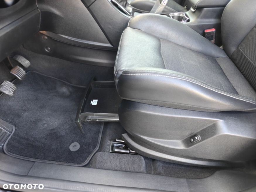 Ford S-Max 2.0 TDCi DPF Titanium X - 15