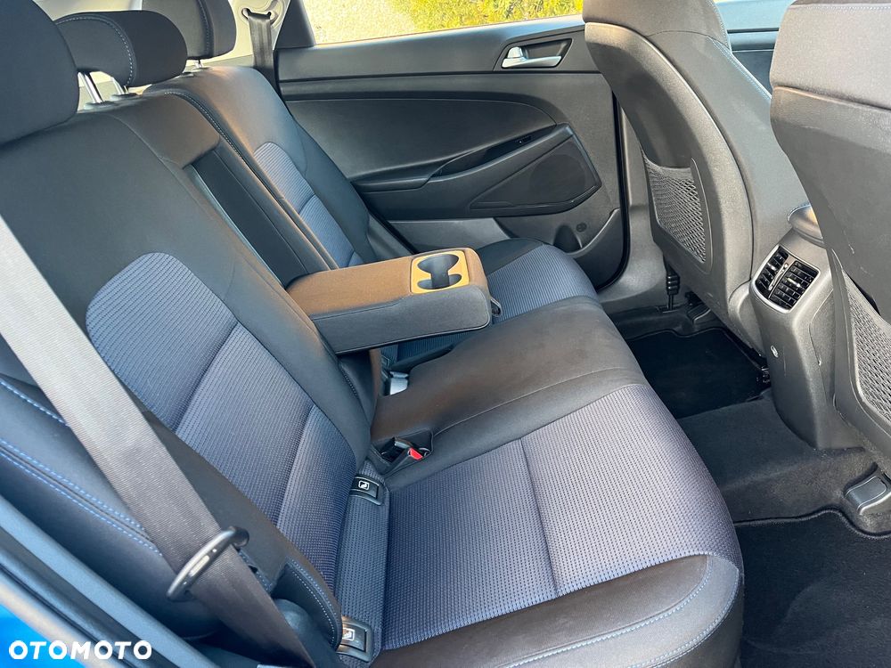 Hyundai Tucson blue 1.7 CRDi 2WD Intro Edition - 39
