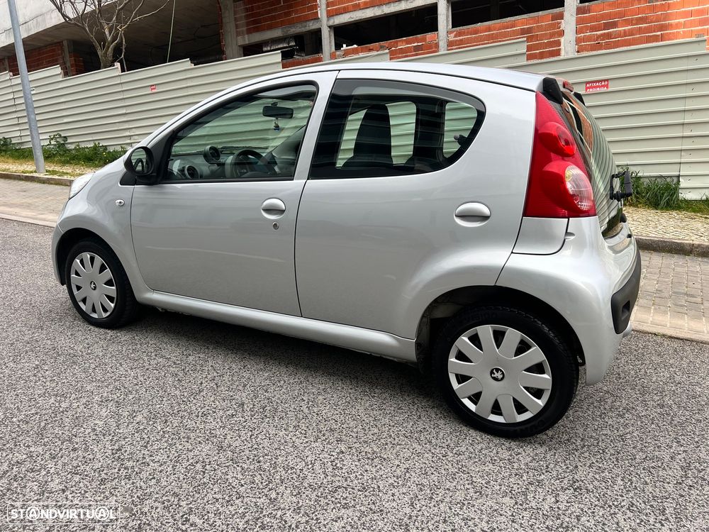 Peugeot 107 1.0 Trendy - 9