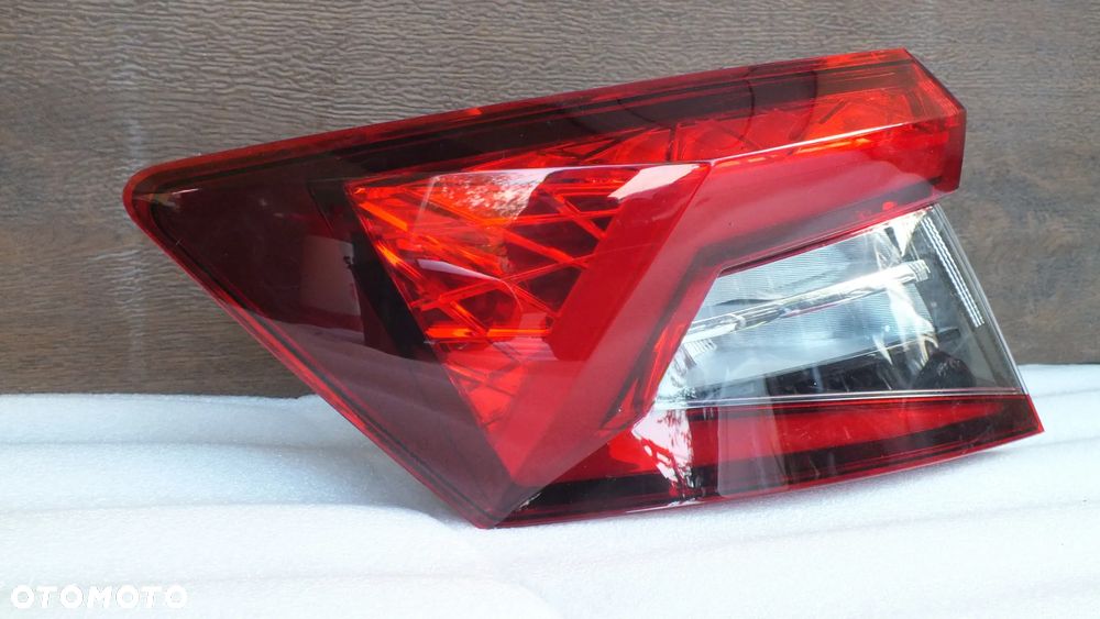 Lampa tylna lewa Skoda Karoq - 2