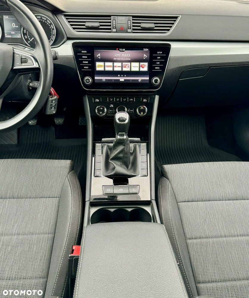Skoda Superb 2.0 TDI SCR Ambition - 19