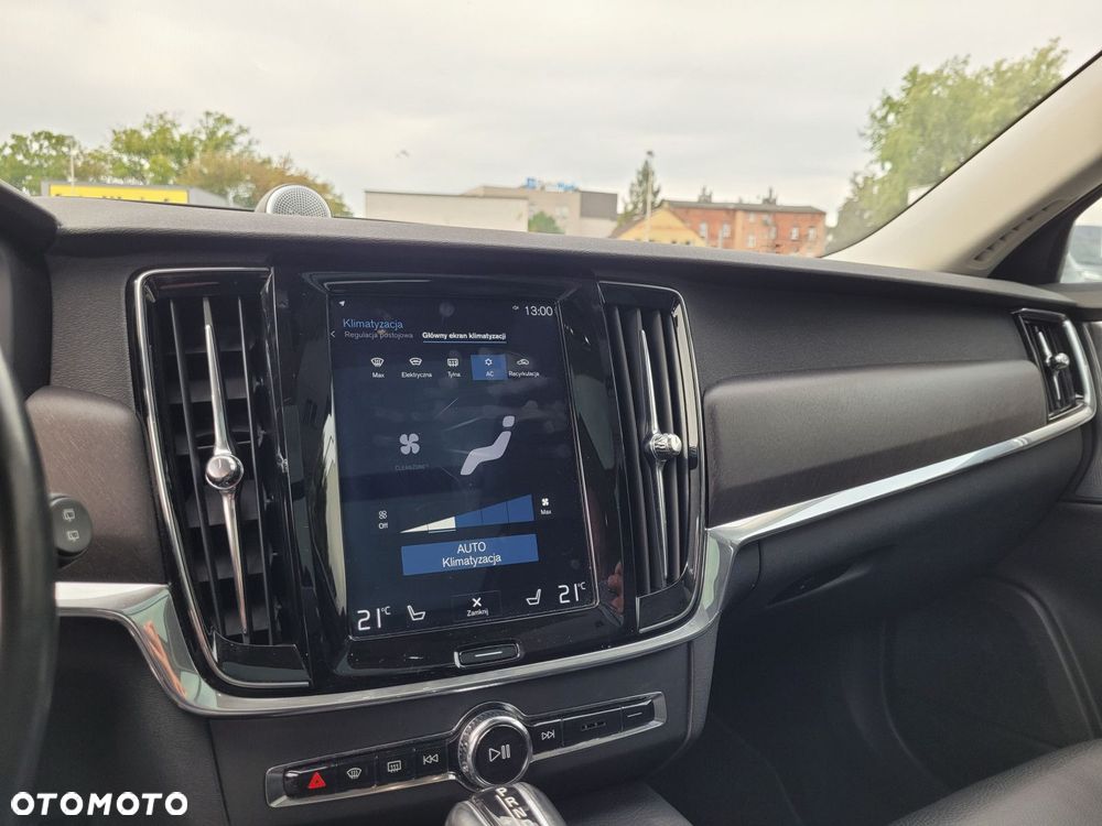 Volvo V90 Cross Country - 18