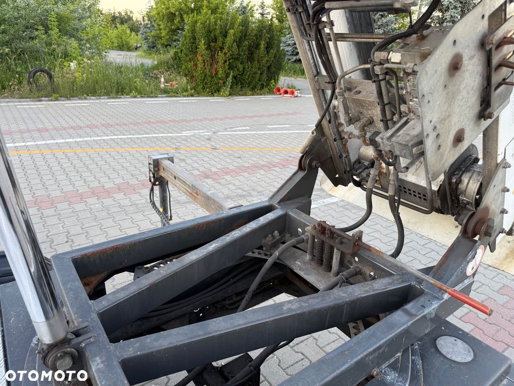 Nissan CABSTAR  2.5  DRABINA - PODAJNIK BOCKER DEKARSKO - MEBLOWY  WYSOKOŚĆ 26 M - 19