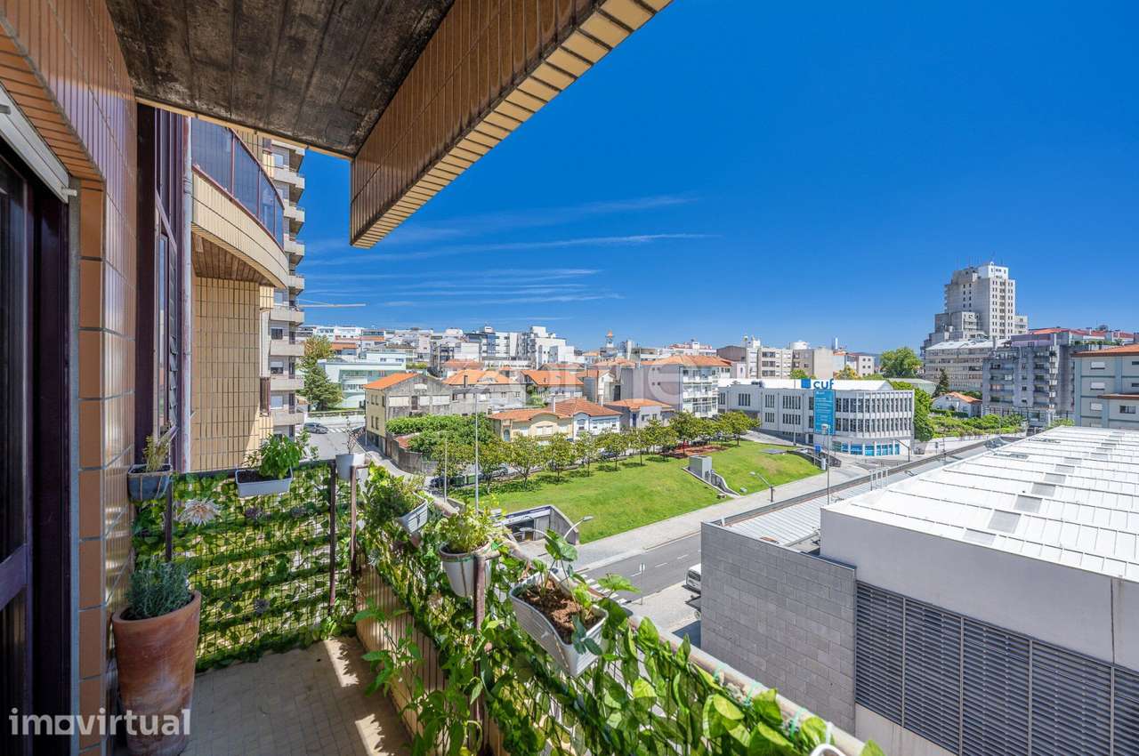 T3 c/ Vista Panorâmica sobre o Mercado, Av. Eng. Arantes Oliveira - Grande imagem: 3/46