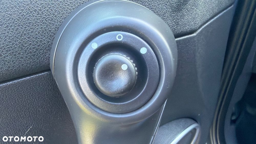 Renault Clio 1.2 16V 75 Yahoo - 19