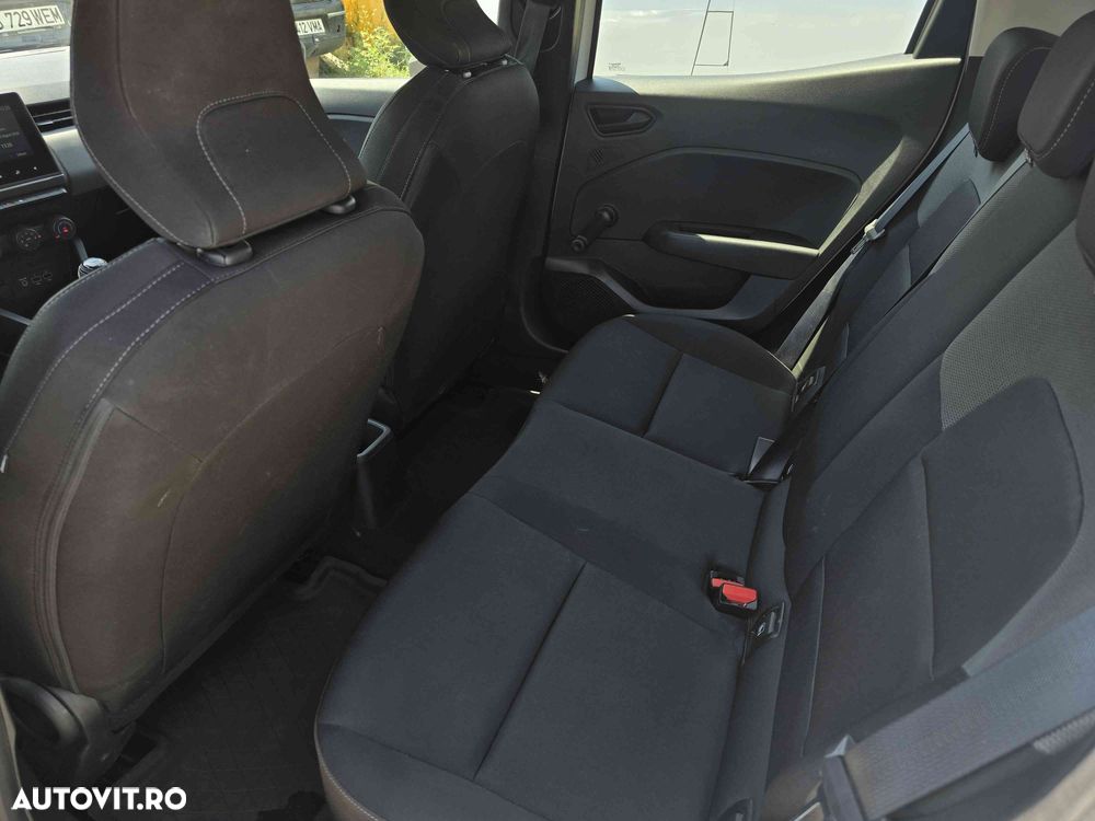 Renault Clio - 10