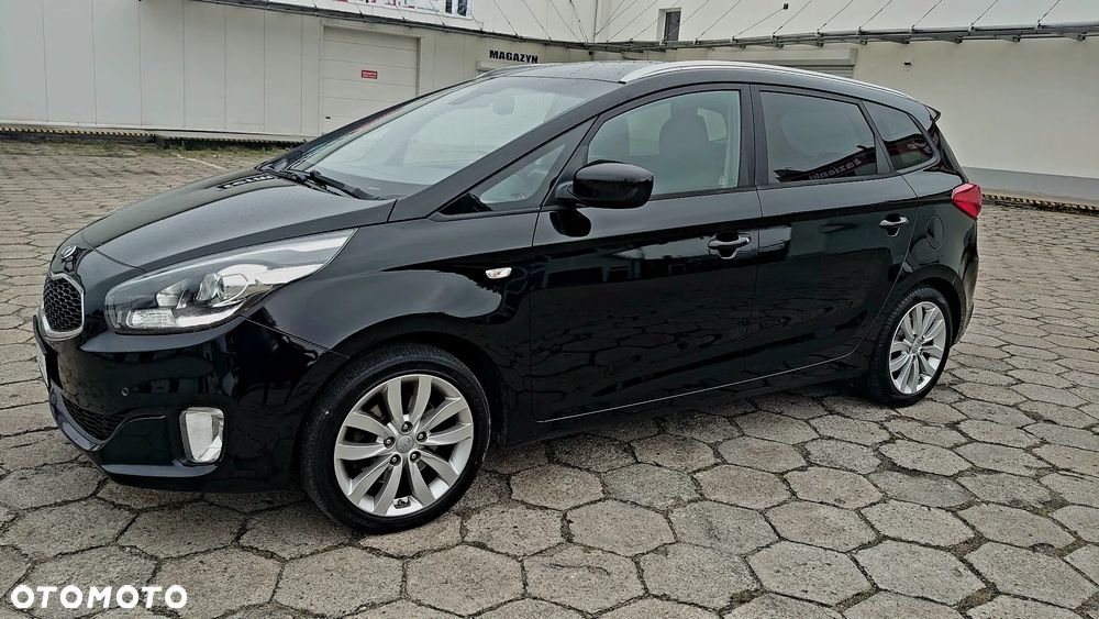 Kia Carens - 1