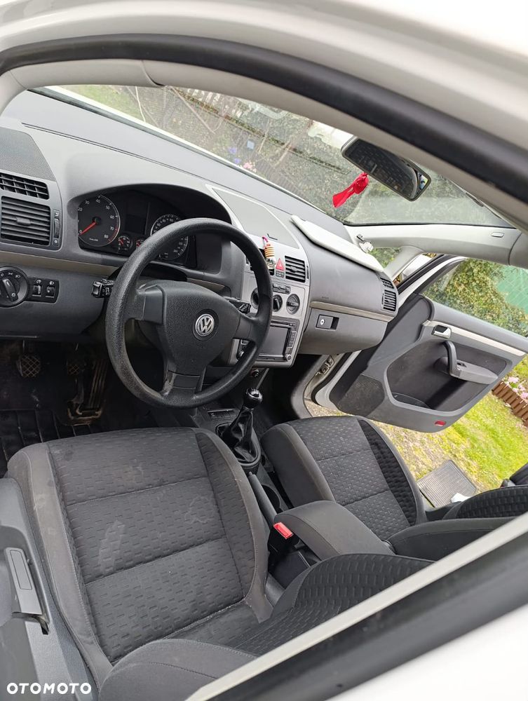 Volkswagen Touran 1.6 - 17