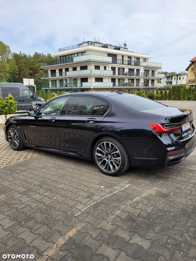 BMW Seria 7 730d mHEV - 4