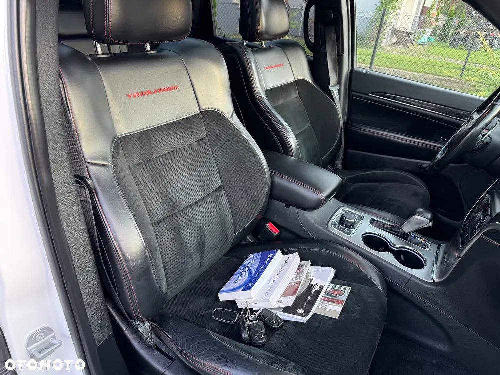 Jeep Grand Cherokee - 25