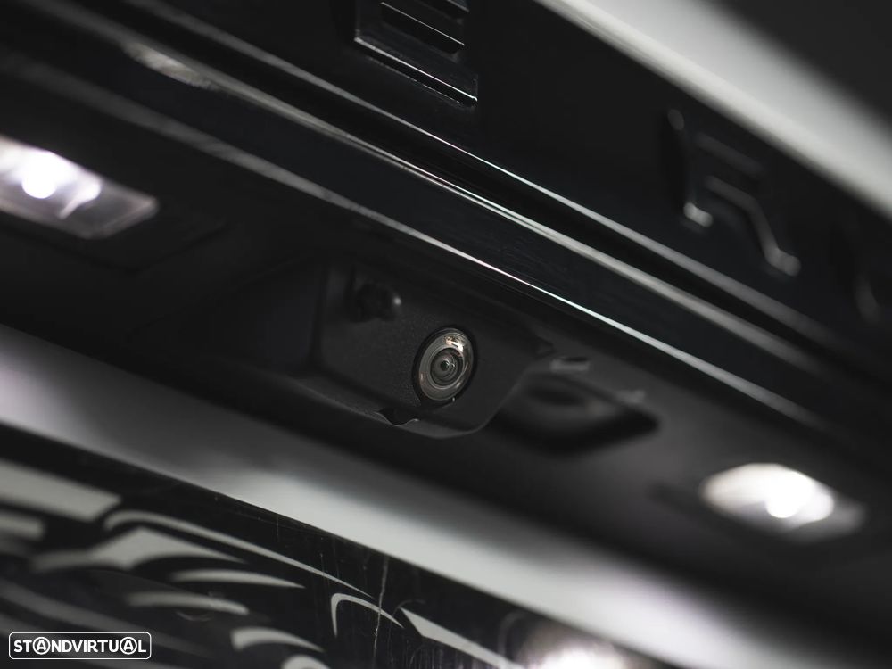 Land Rover Range Rover Evoque P300e R-Dynamic HSE - 14