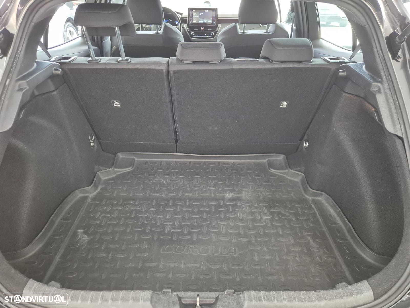 Toyota Corolla 1.8 Hybrid Comfort Plus - 18
