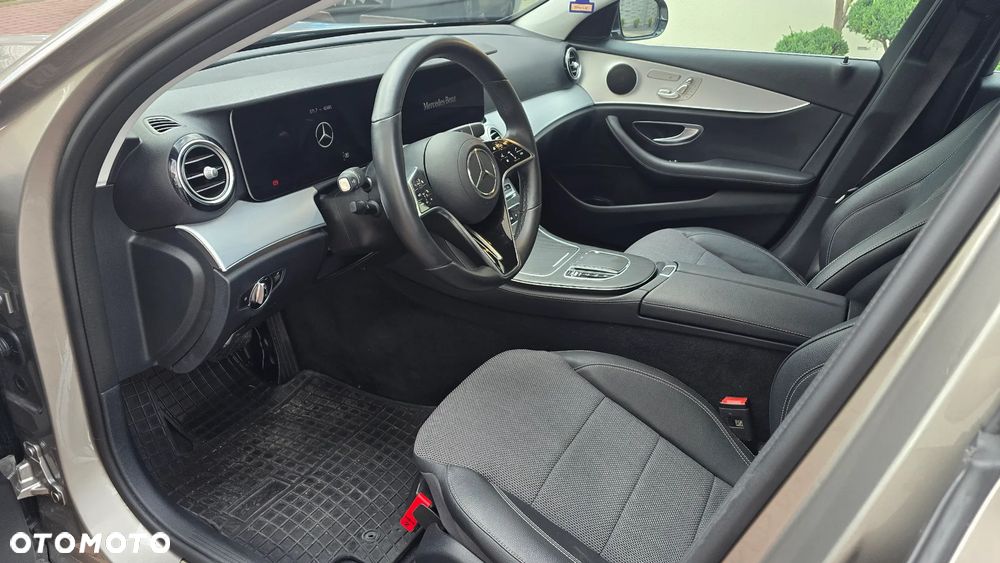 Mercedes-Benz Klasa E 220 d 4-Matic Avantgarde - 9