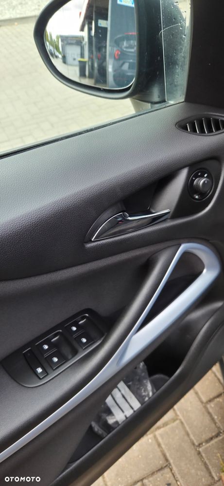 Opel Zafira 2016