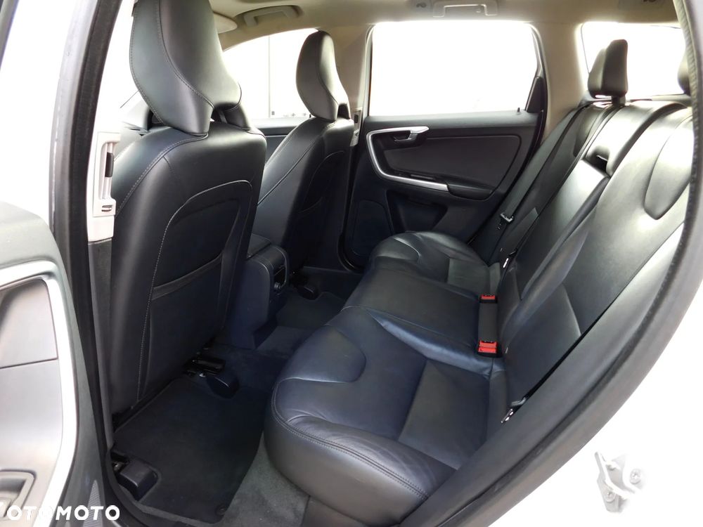 Volvo XC 60 D4 Summum - 16