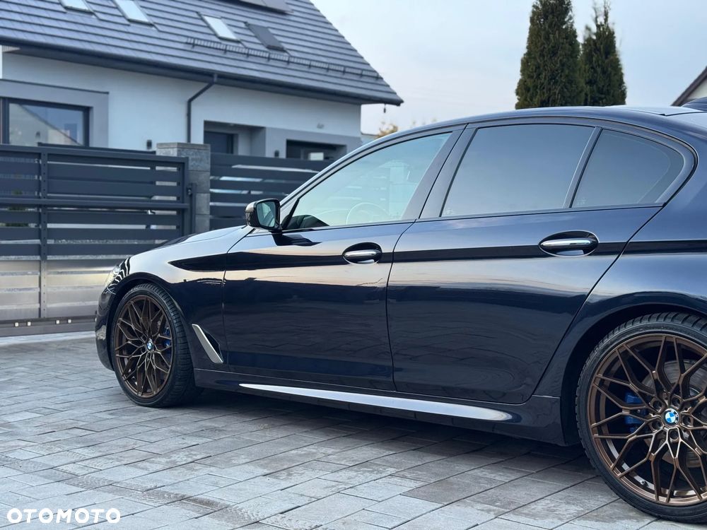 BMW Seria 5 M550i xDrive - 10