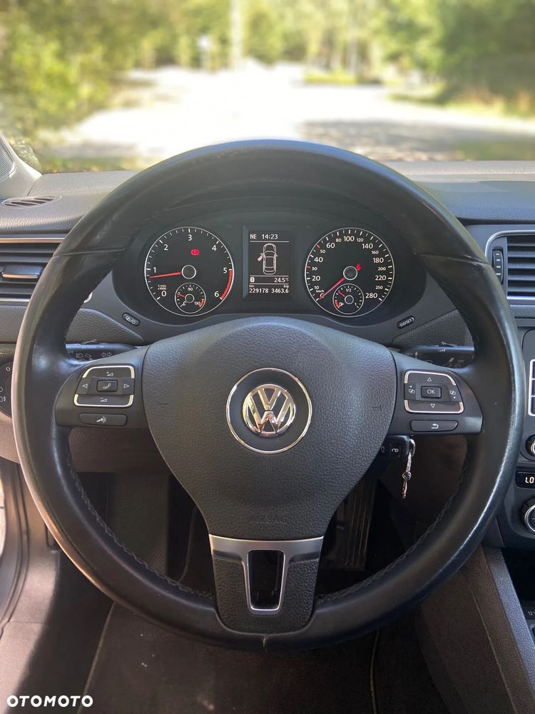 Volkswagen Jetta - 18
