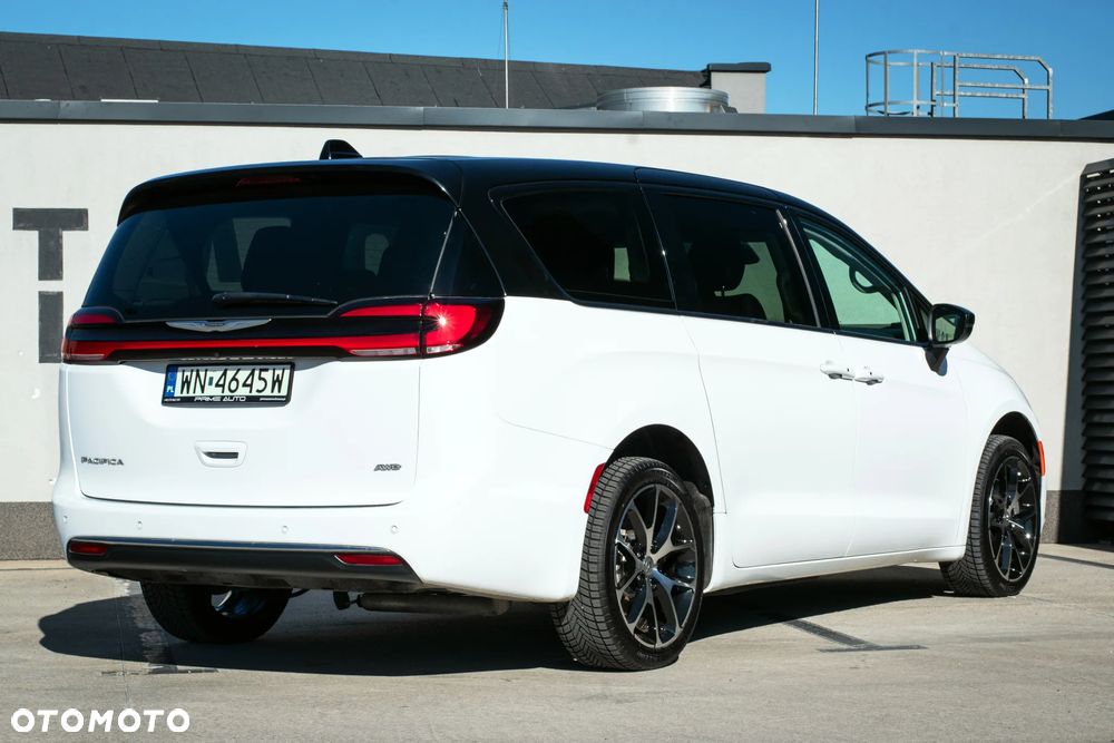 Chrysler Pacifica - 7