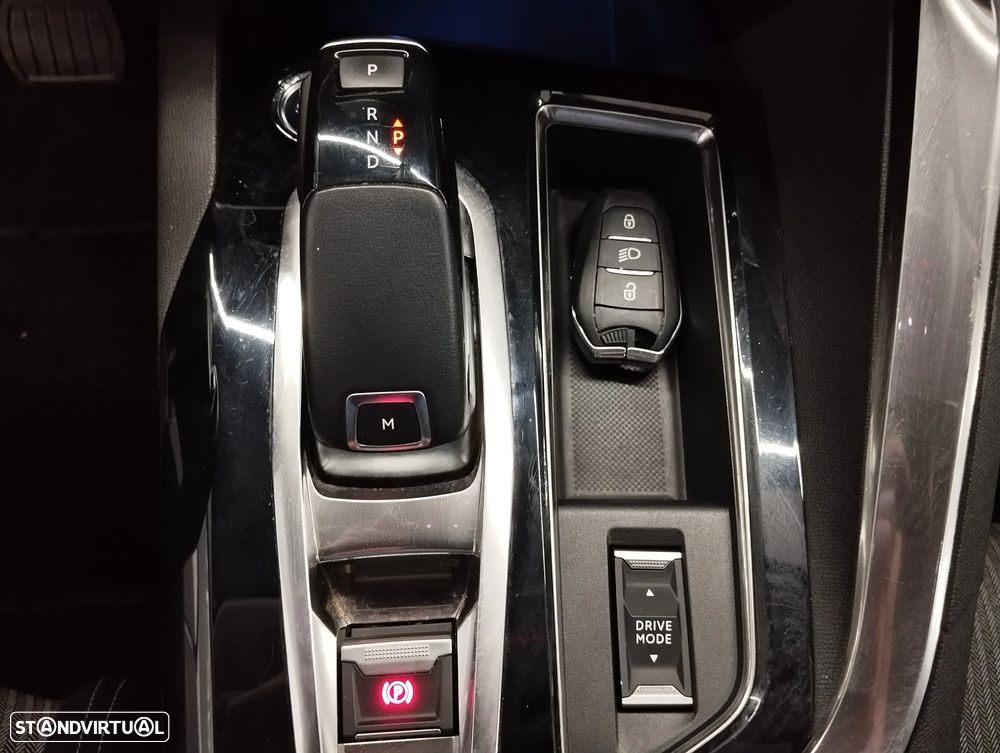 Peugeot 5008 1.5 BlueHDi Allure Pack EAT8 - 38