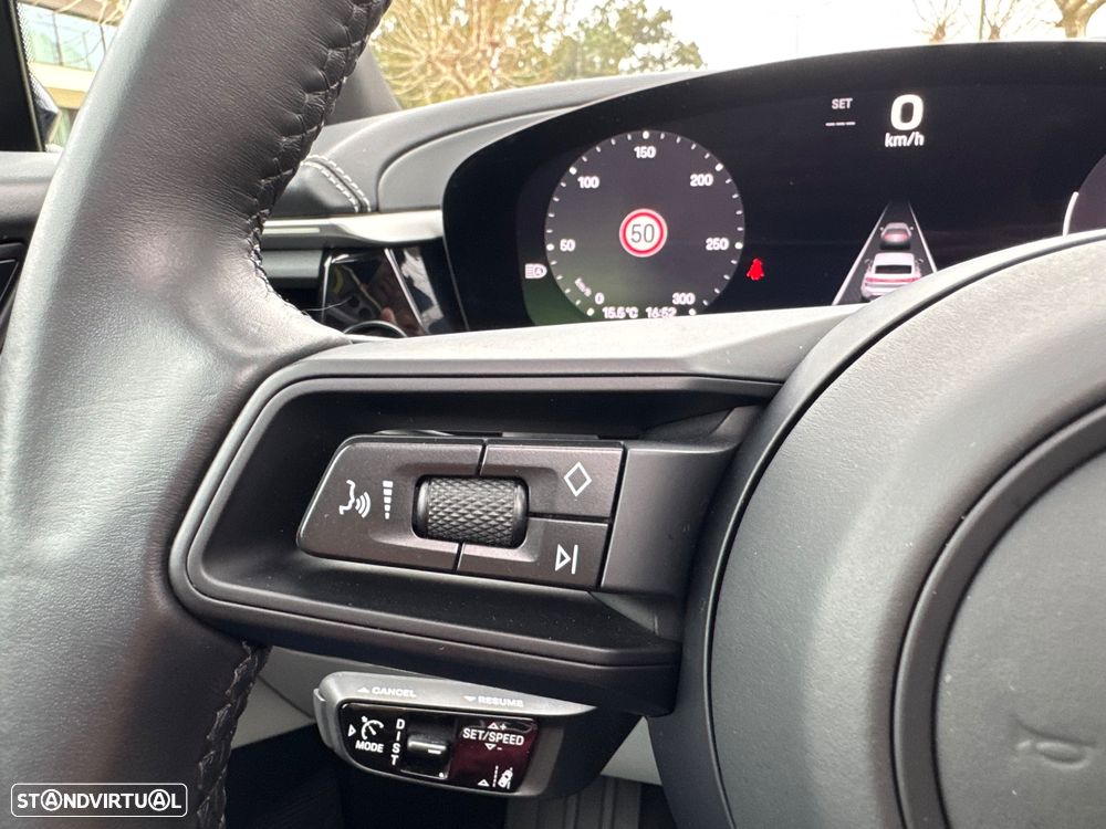 Porsche Macan Electric 4 - 47