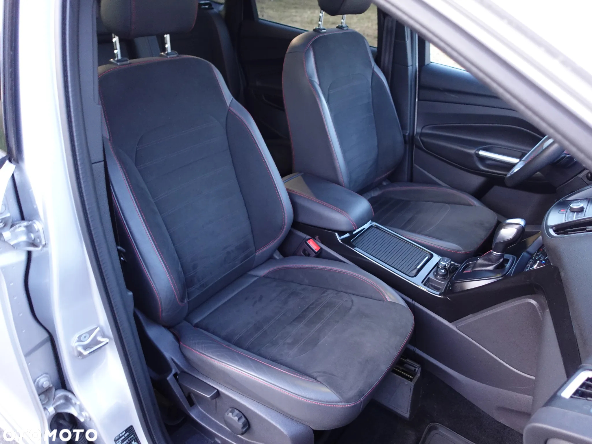 Ford Kuga 1.5 EcoBoost 4x4 ST-Line - 4