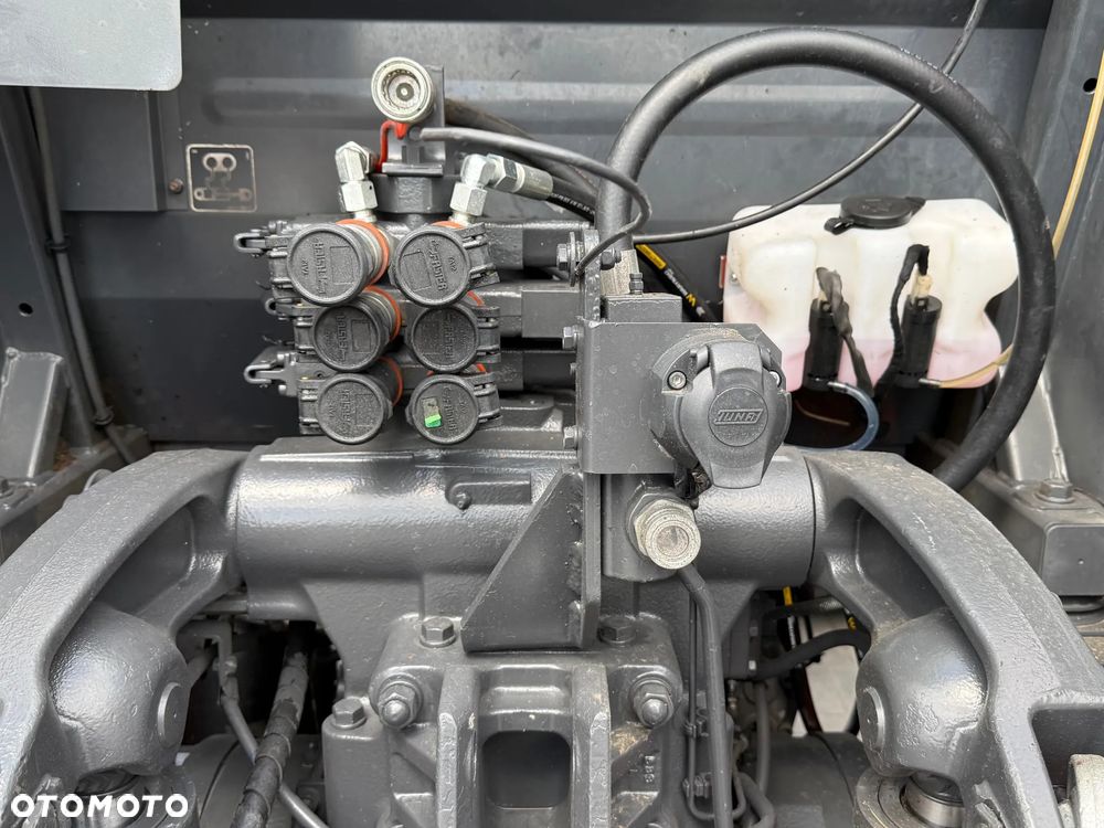 Kubota M135GX-III - 6