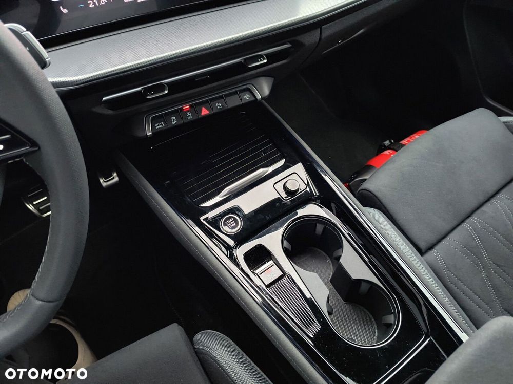Audi Q3 Sportback - 16