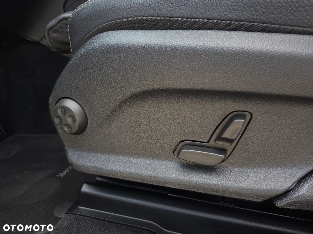 Mercedes-Benz GLC 250 4Matic 9G-TRONIC - 25