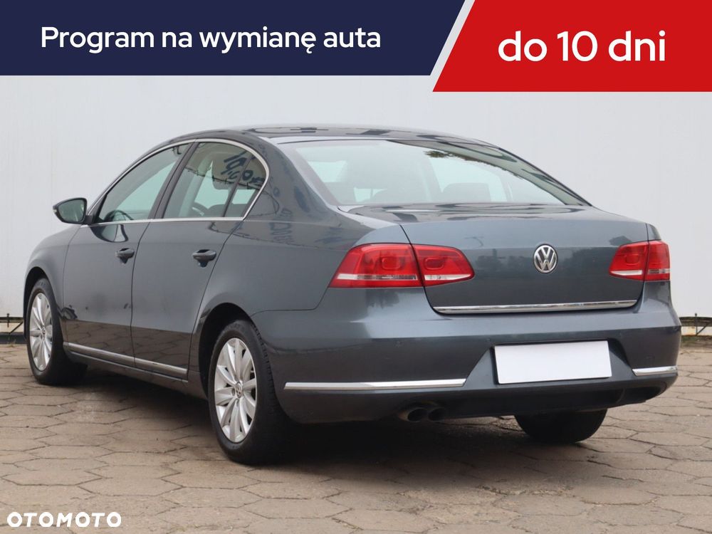 Volkswagen Passat 2012 photo 5